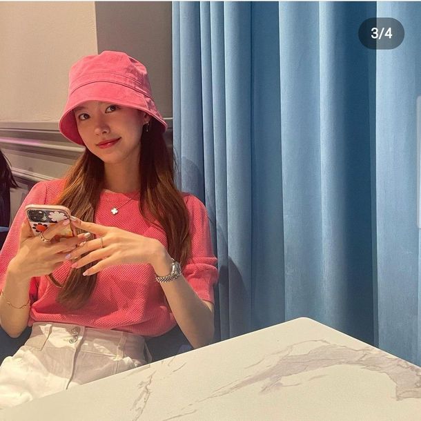 Popular profile image of Jin Seyeon selected by vote