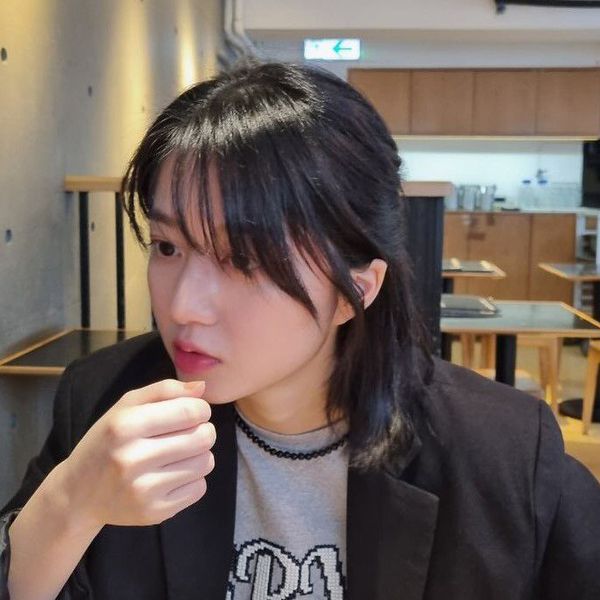 Popular profile photo of Kim HyeonSoo loved by fans