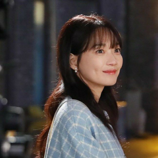 Behind-the-scenes cut of Shin Minah
