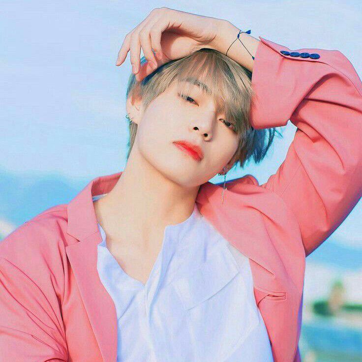 Latest photo of Kim Taehyung (V)