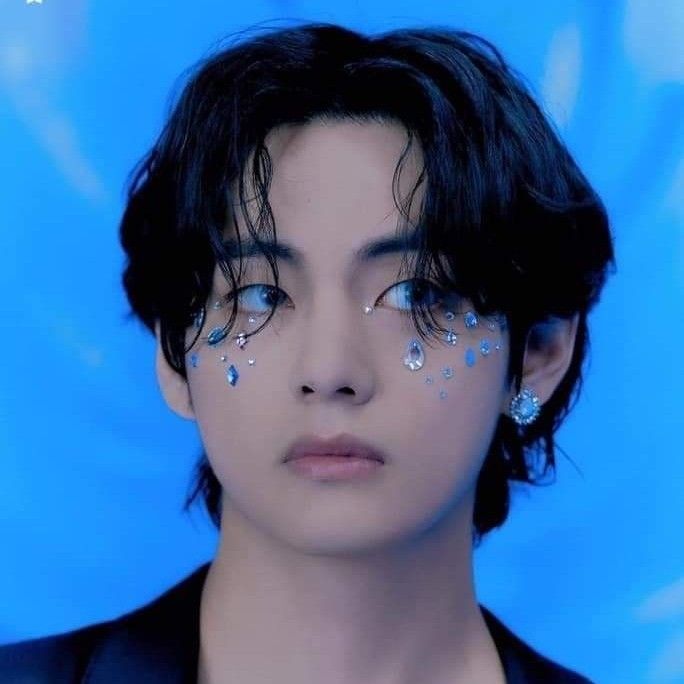 Recent activity shot of Kim Taehyung (V)