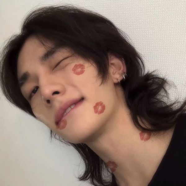 투표로 선정된 김현진의 인기 프로필 이미지