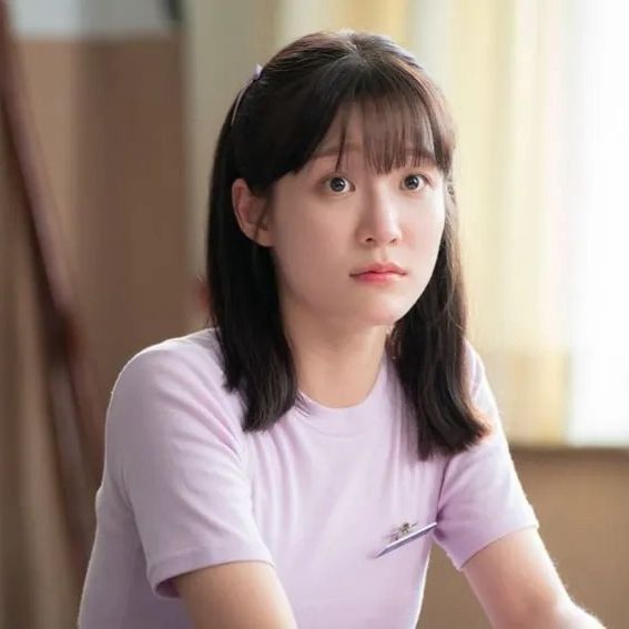 Representative photo of Seo Jihye (1996) showing their charm