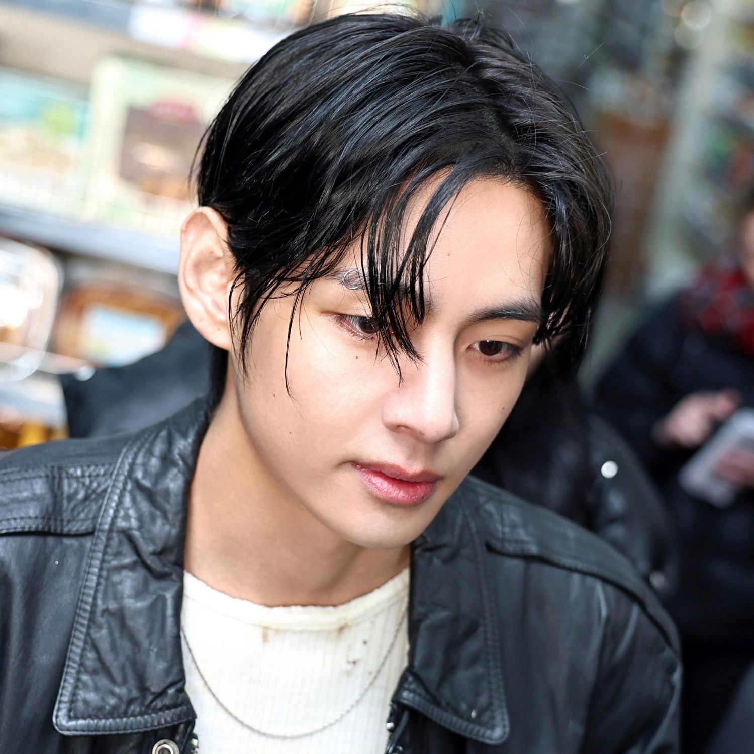 Latest photo of Kim Taehyung (V)