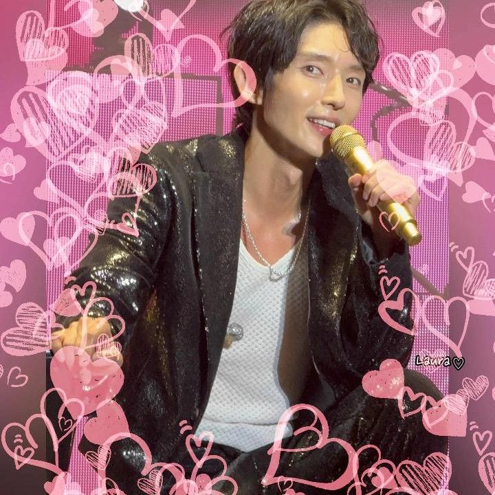 A moment captured by a fan of Lee Joongi