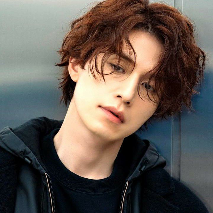 Behind-the-scenes cut of Lee Dongwook