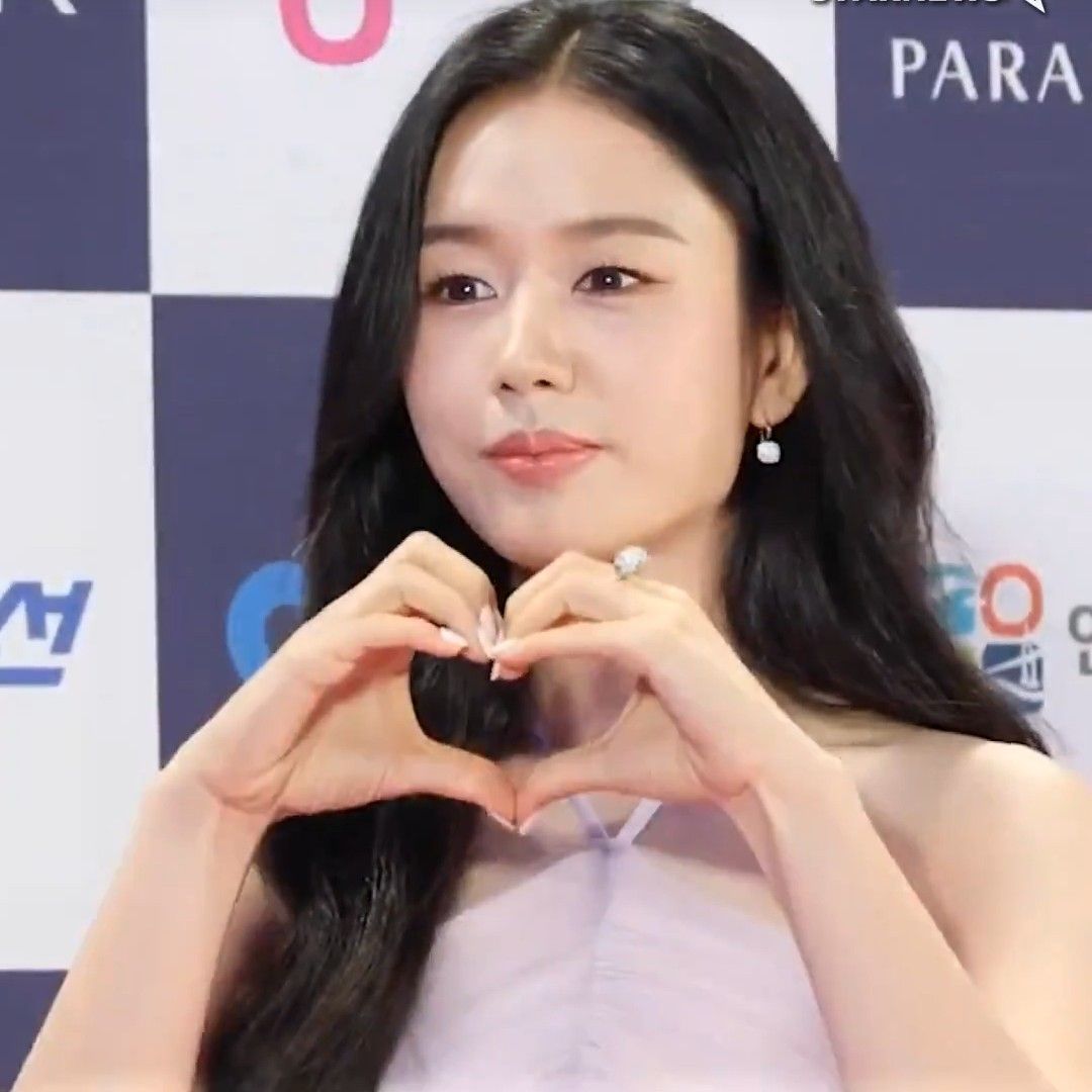 Latest photo of Ahn Eunjin