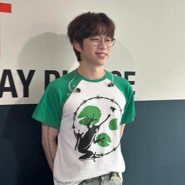 Popular profile photo of 10cm loved by fans