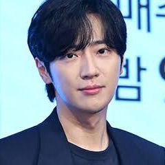 Popular profile image of Lee Sangyeob selected by vote