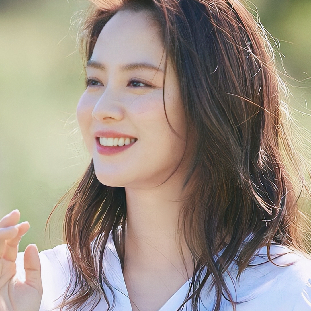 Recent activity shot of Song Jihyo