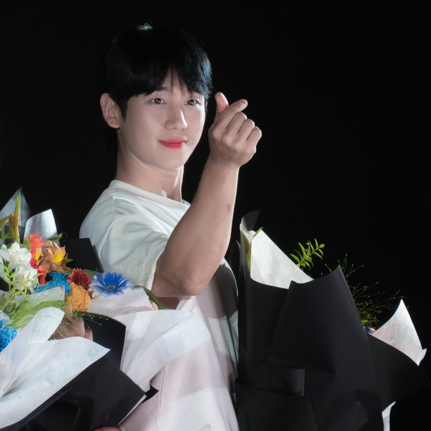 Latest photo of Jung Haein