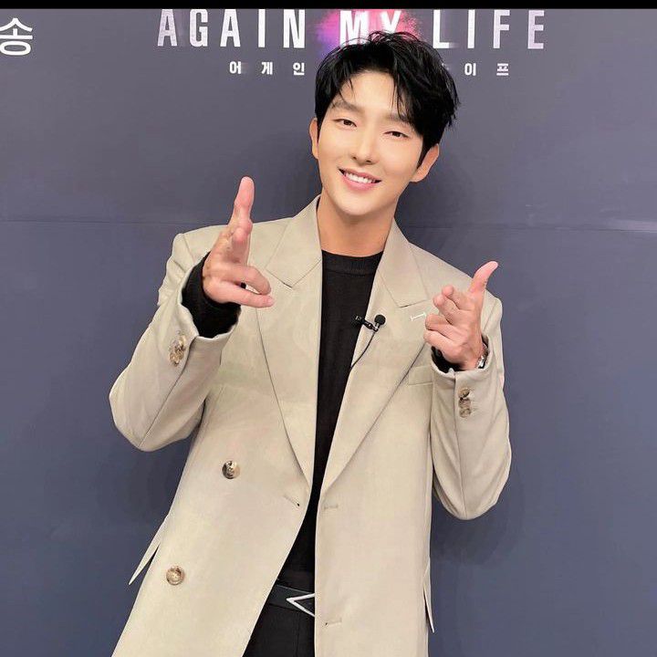 Behind-the-scenes cut of Lee Joongi
