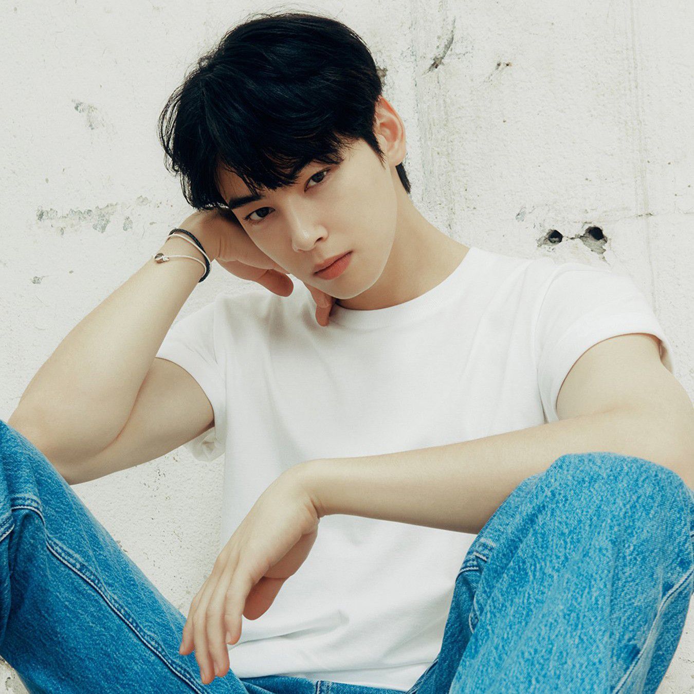 Latest photo of Cha Eunwoo
