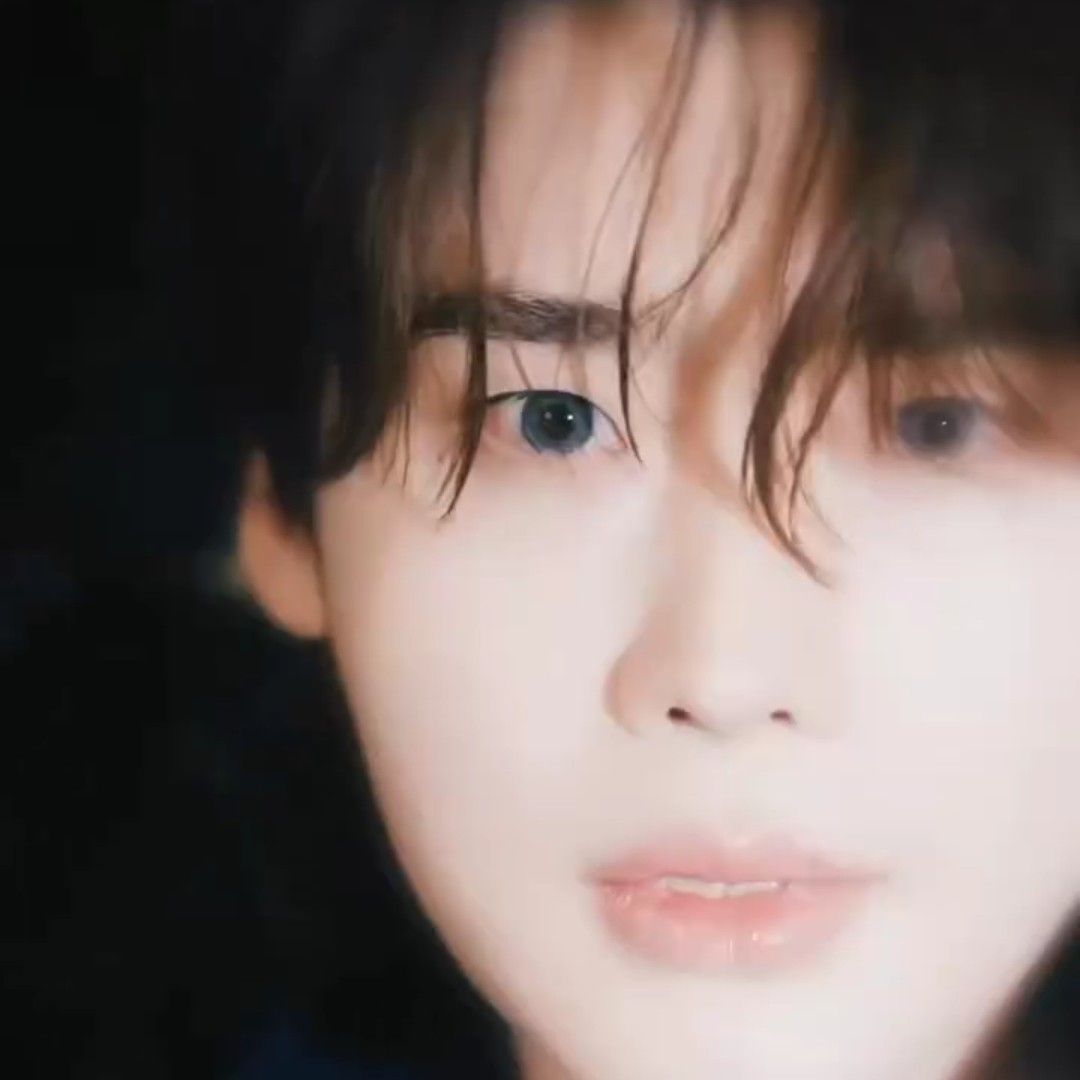 Behind-the-scenes cut of Lee Jongsuk