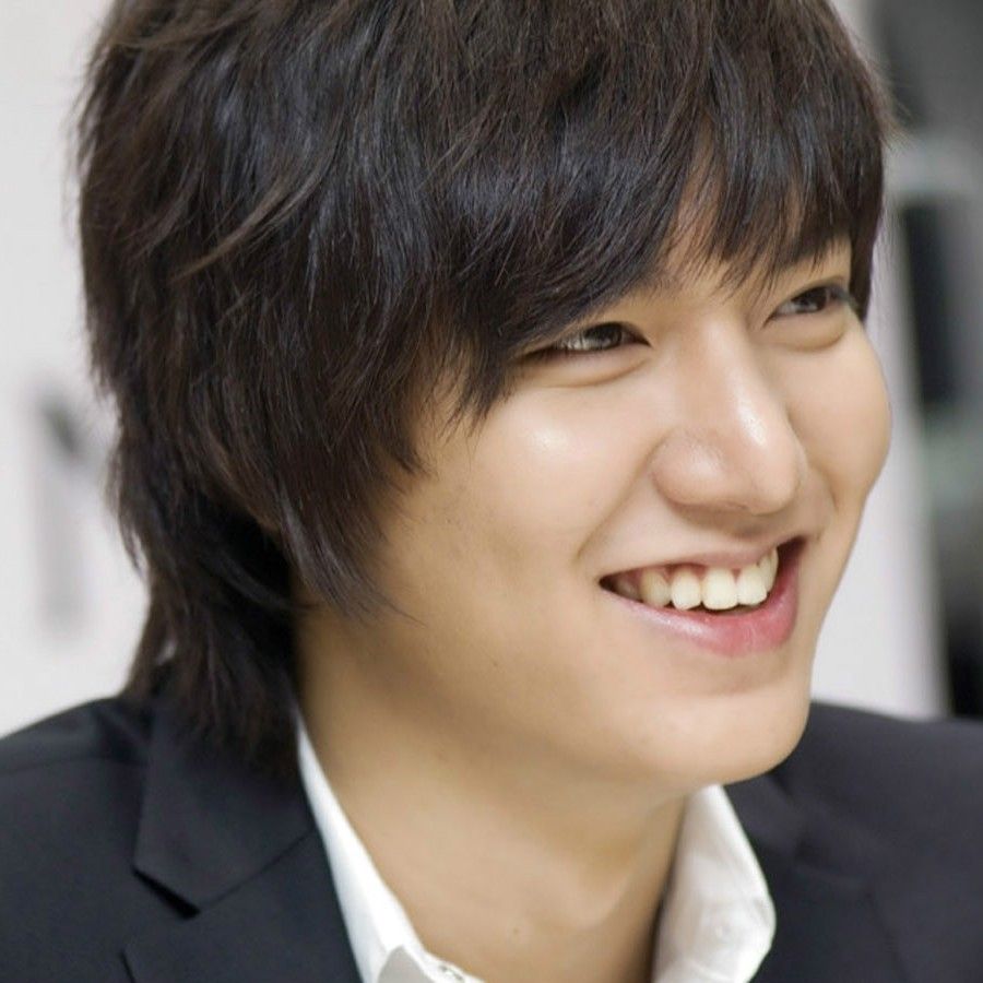 イ・ミンホの最近の活動ショット