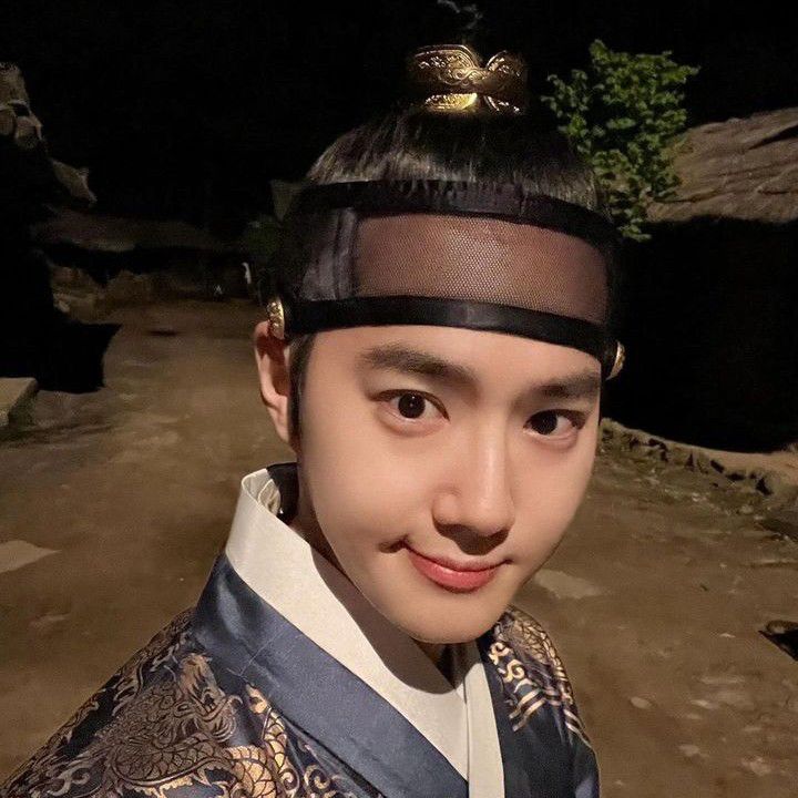 Behind-the-scenes cut of Suho