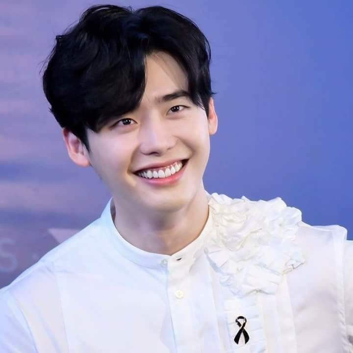 Recent activity shot of Lee Jongsuk