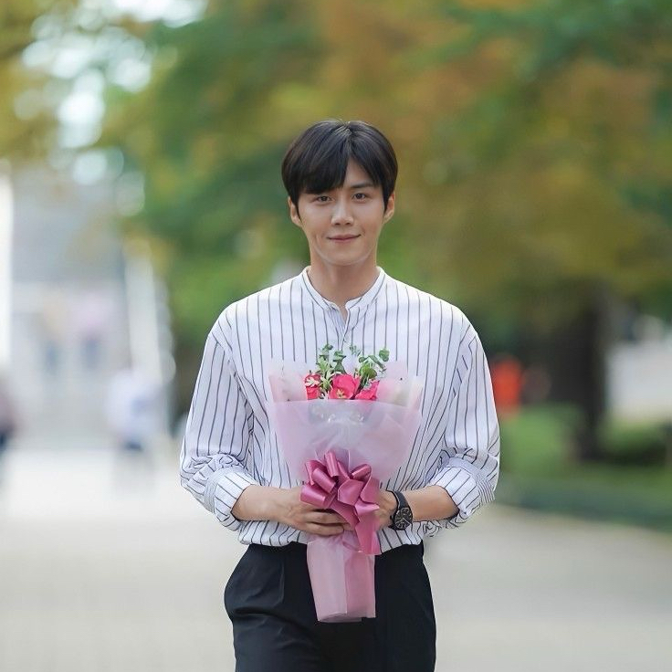 Behind-the-scenes cut of Kim Seonho