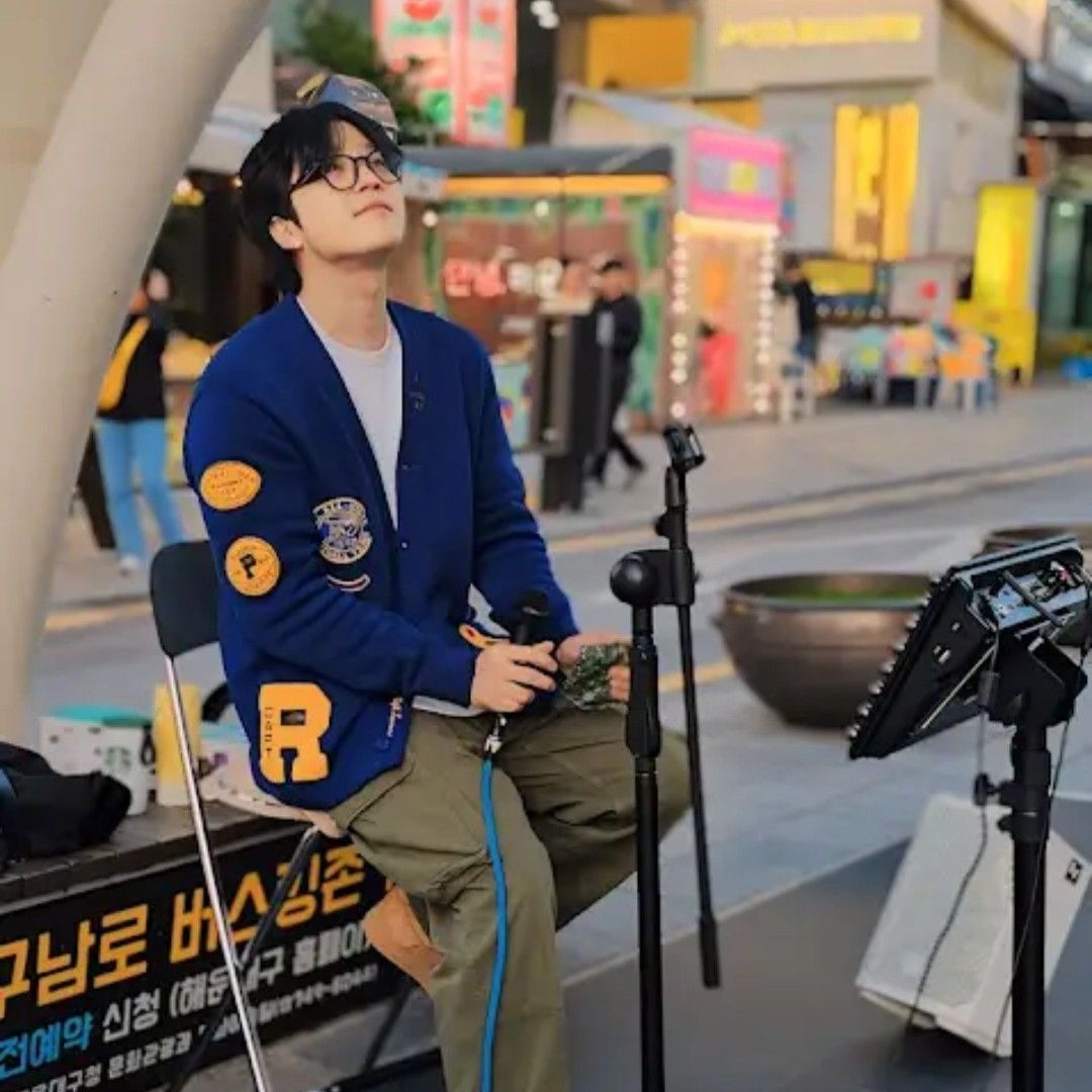 Behind-the-scenes cut of Park Jihoo (Mr. Trot 3)