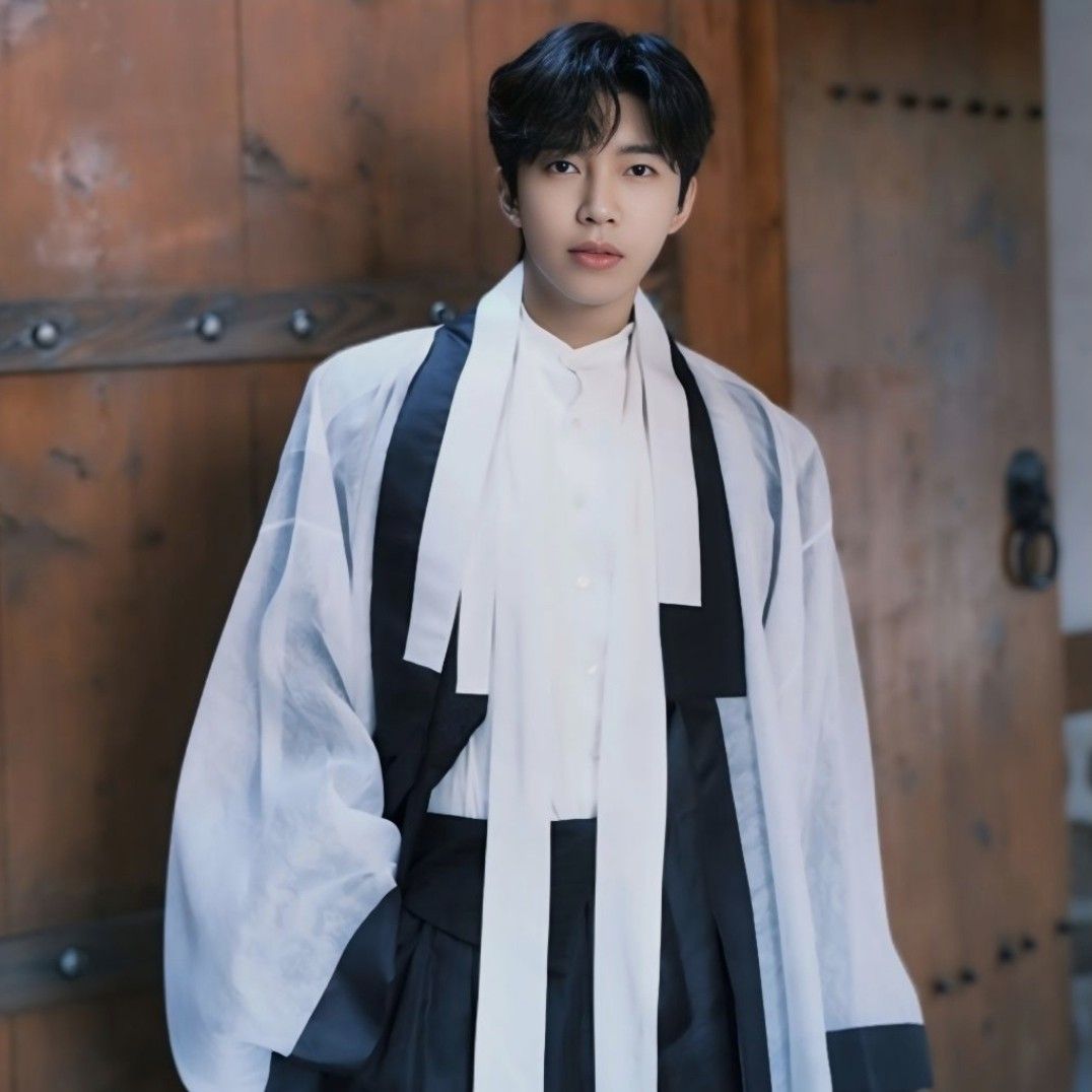 Cuplikan di balik layar dari Lim Youngwoong