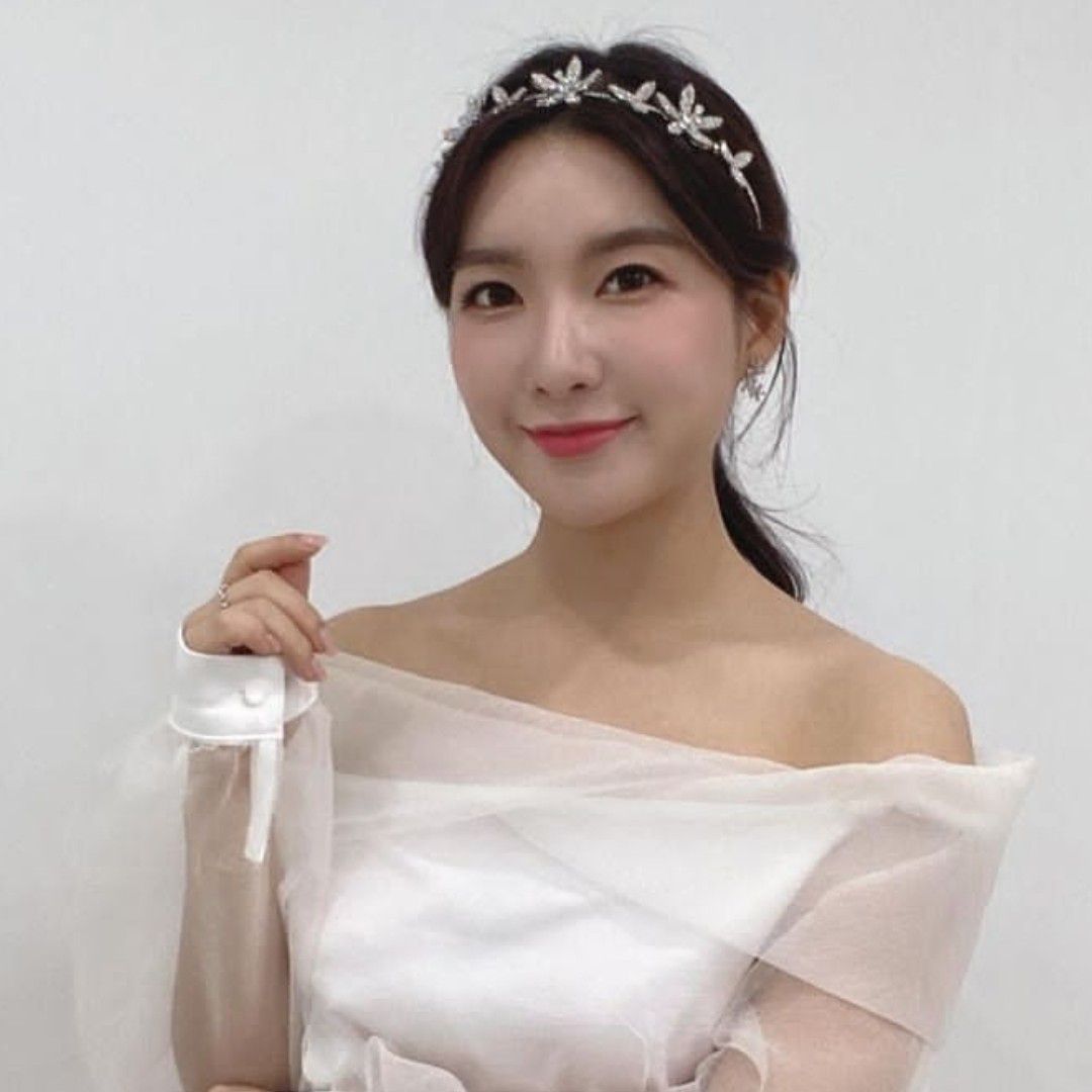 Behind-the-scenes cut of Ryu Wonjung