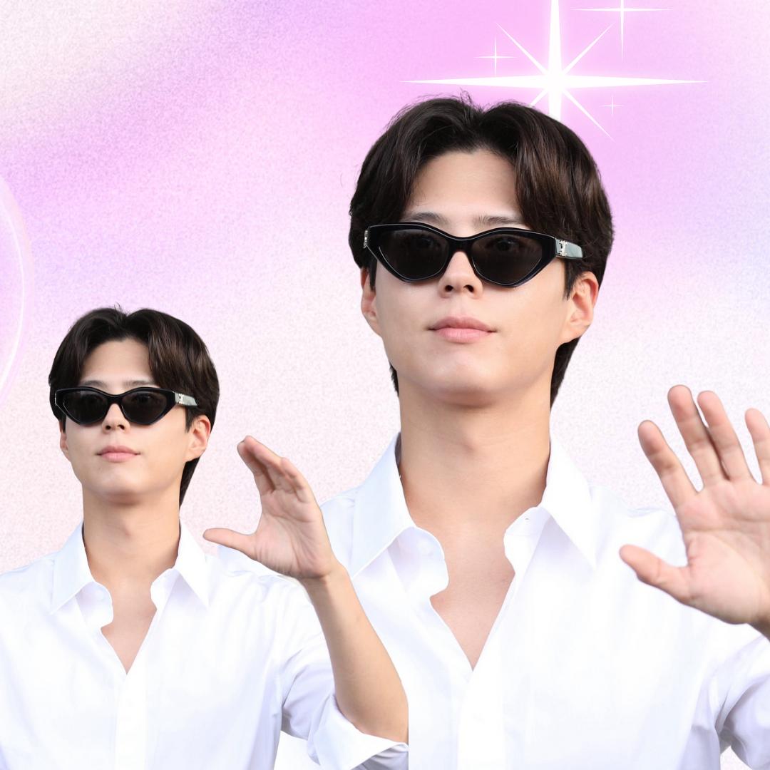 A moment captured by a fan of Park Bogum