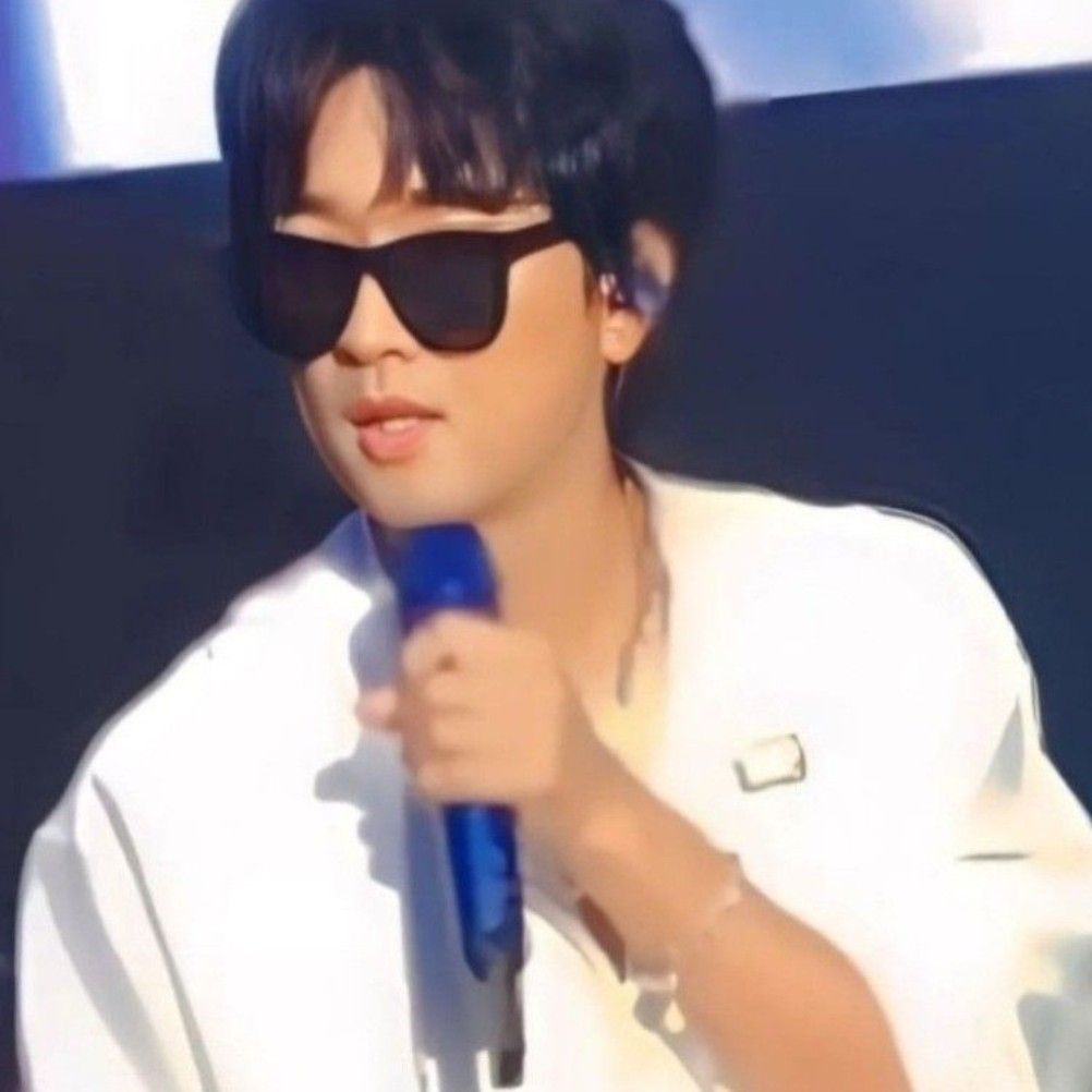 A moment captured by a fan of Bak Changgeun