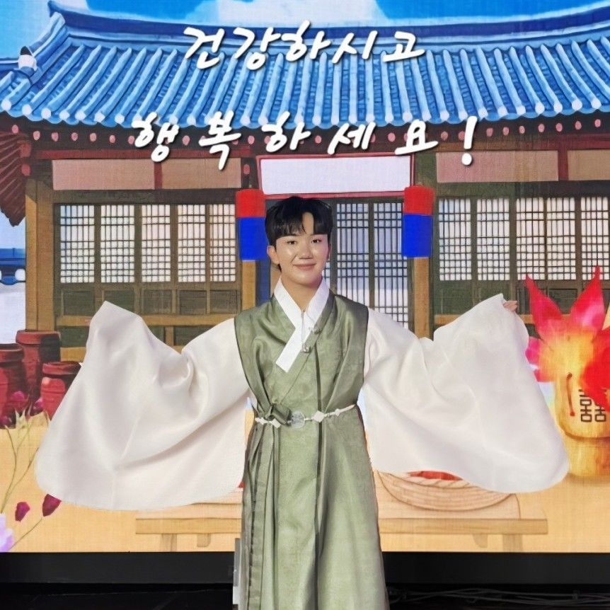 Behind-the-scenes cut of Nam Seungmin