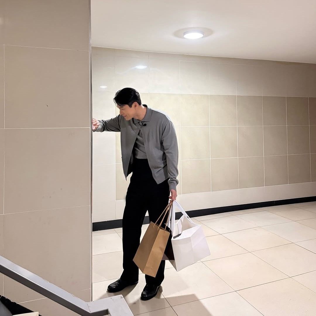 Foto kegiatan terbaru dari Hyun Bin