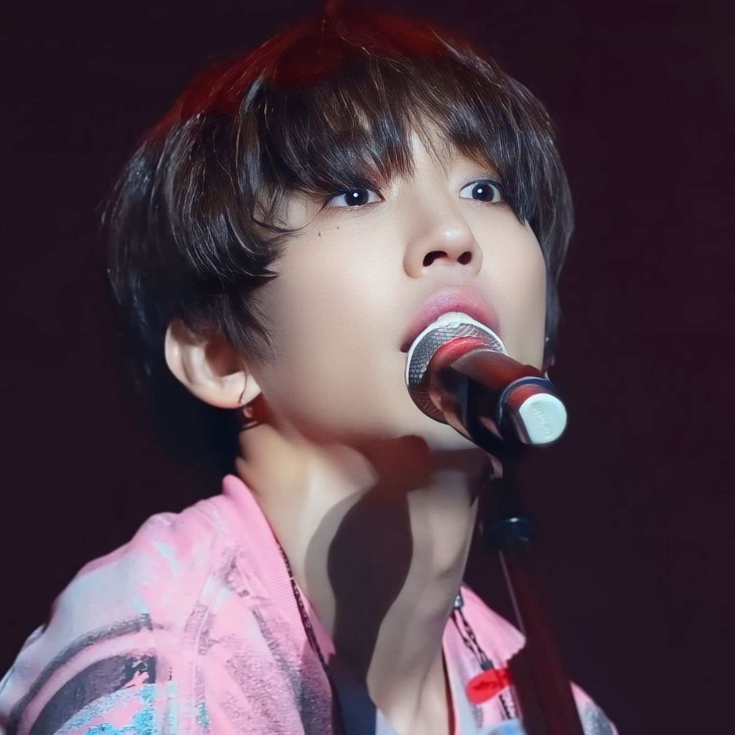 粉絲拍下的李承允瞬間