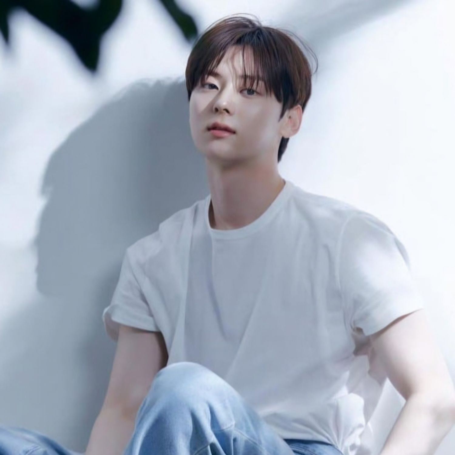 Behind-the-scenes cut of Hwang Minhyun