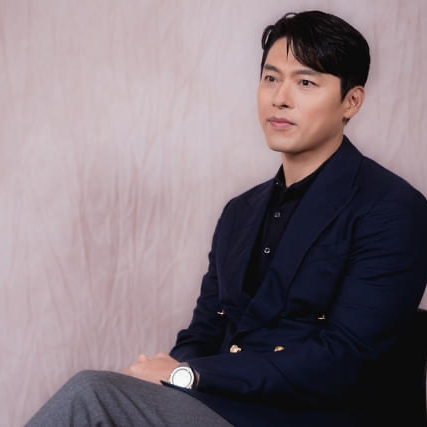 A moment captured by a fan of Hyun Bin