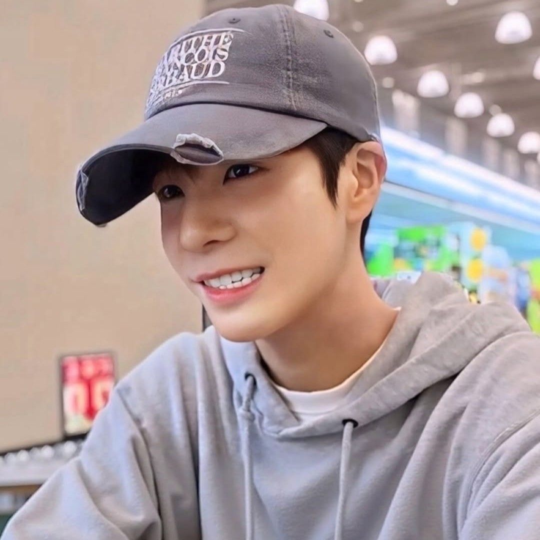 Latest photo of Jeong Dongwon