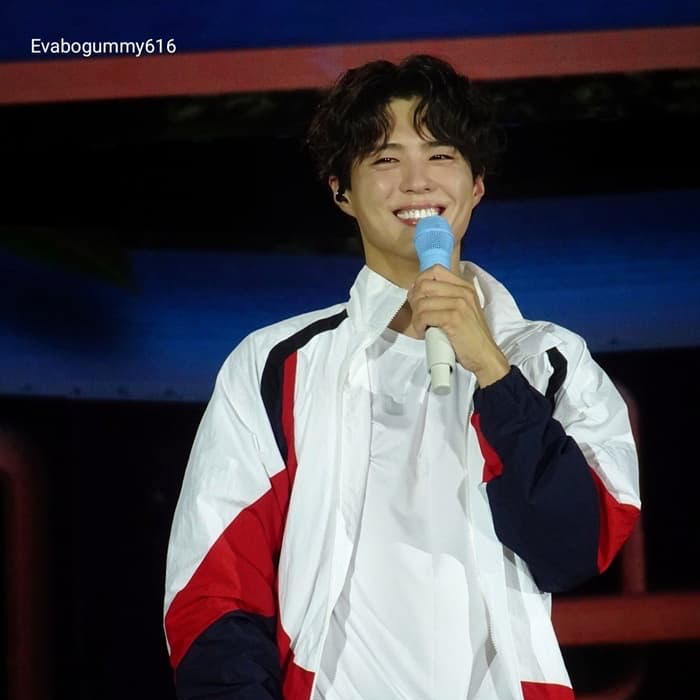 Recent activity shot of Park Bogum