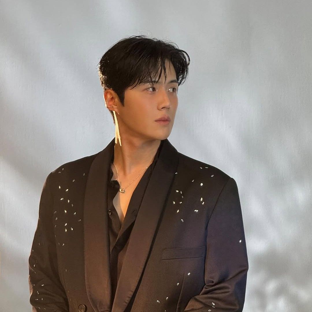 Behind-the-scenes cut of Kim Seonho