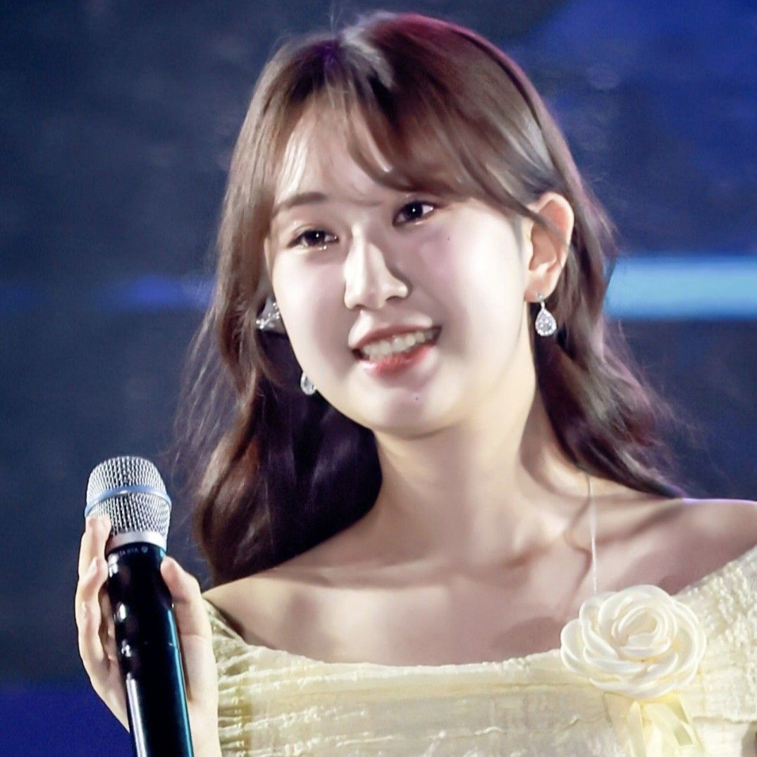 Momen yang diabadikan oleh penggemar Jeon Yujin