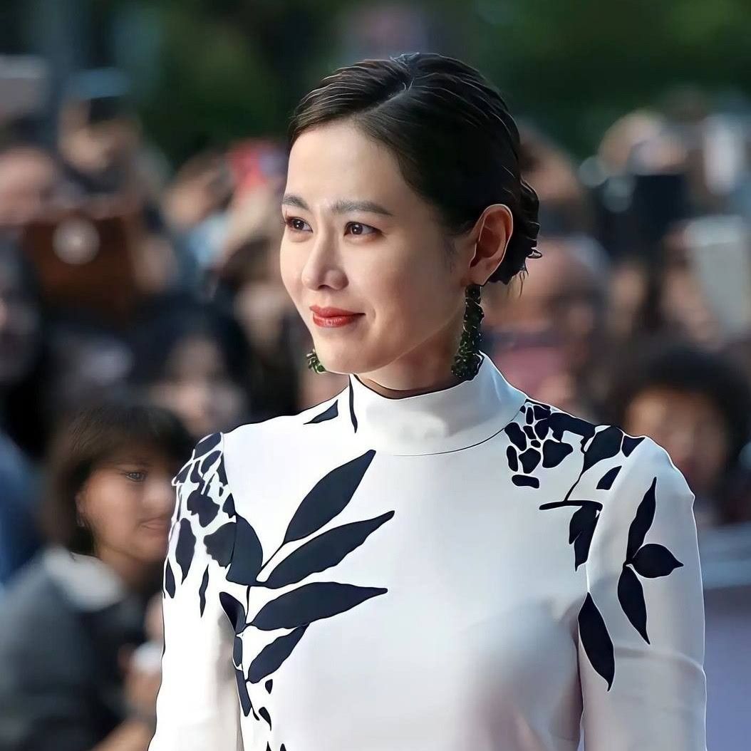 Behind-the-scenes cut of Son Yejin