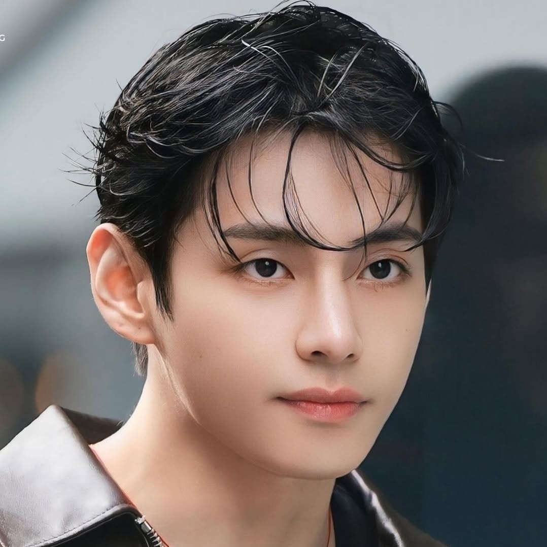 Latest photo of Kim Taehyung (V)