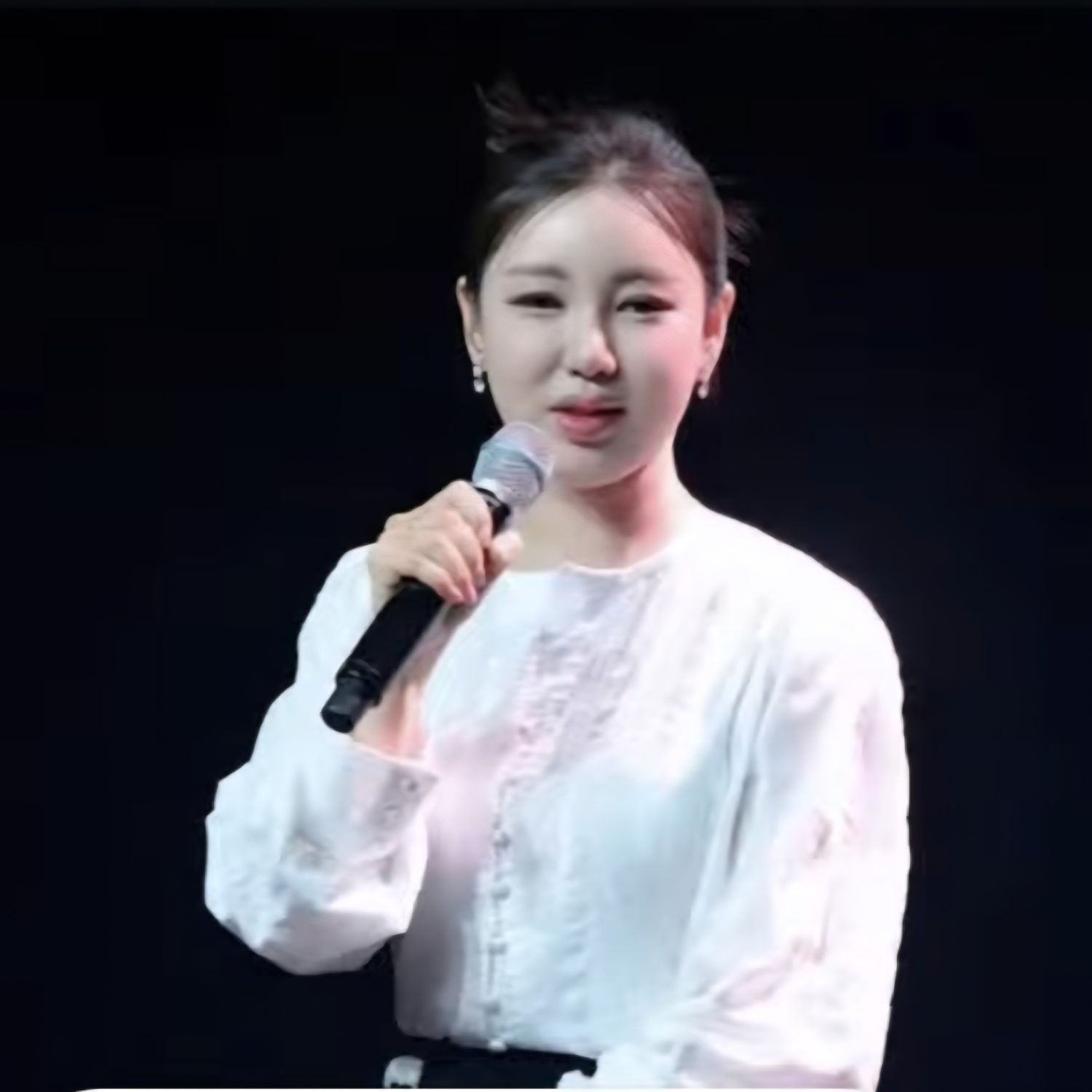 Cuplikan di balik layar dari Song Gain