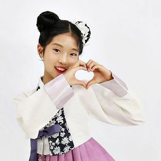 Behind-the-scenes cut of Bin Yeseo