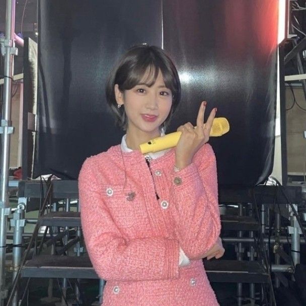 Behind-the-scenes cut of Kang Hyeyeon