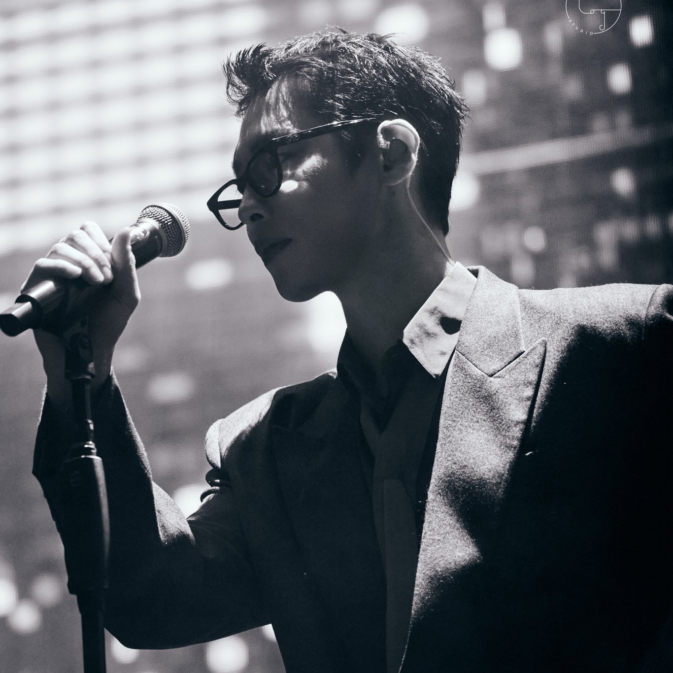 Recent activity shot of Lee Jaewook