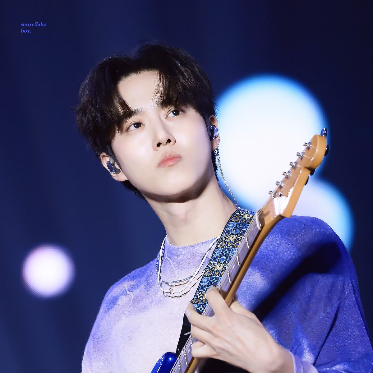 A moment captured by a fan of Suho