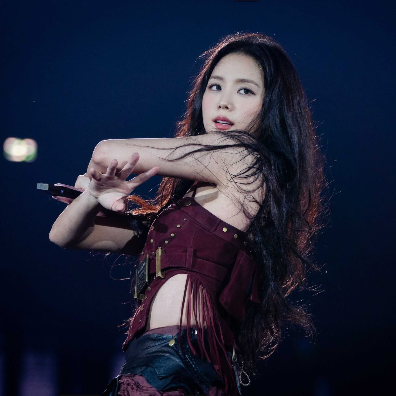 Behind-the-scenes cut of Jisoo (1995)