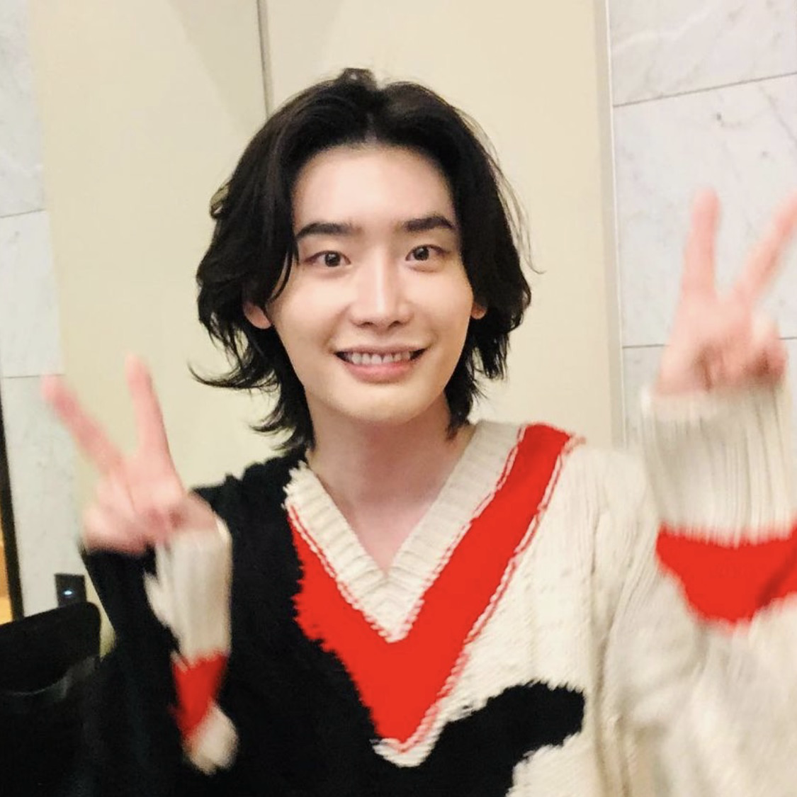 Recent activity shot of Lee Jongsuk