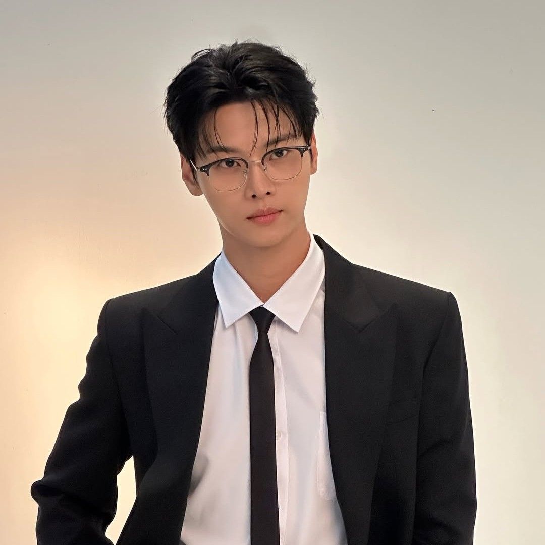 Recent activity shot of Cha Hakyeon (N)