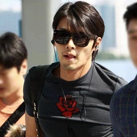 Behind-the-scenes cut of Hyun Bin