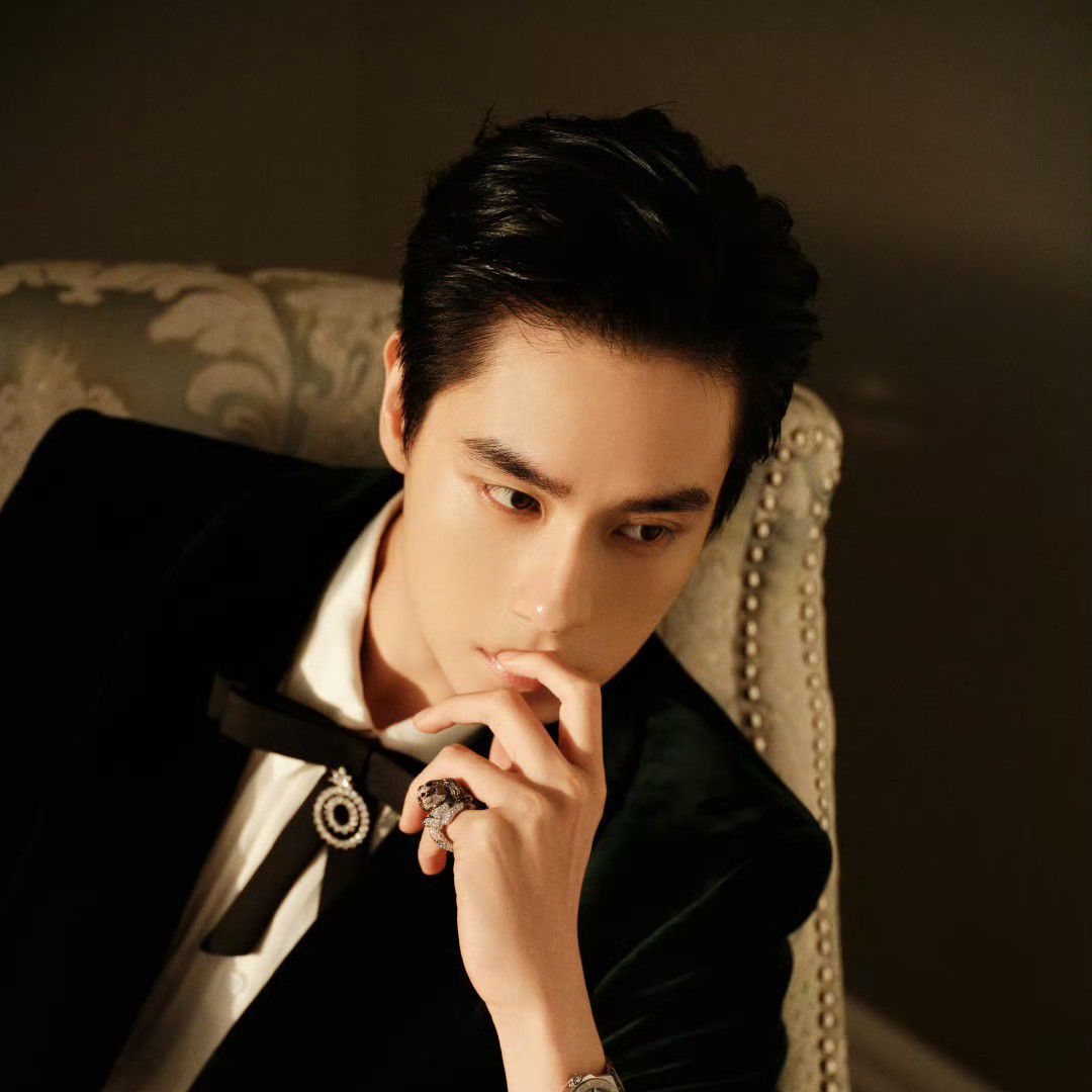 Recent activity shot of Hu Yitian