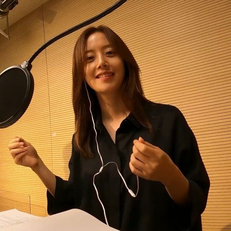 Recent activity shot of Moon Chaewon