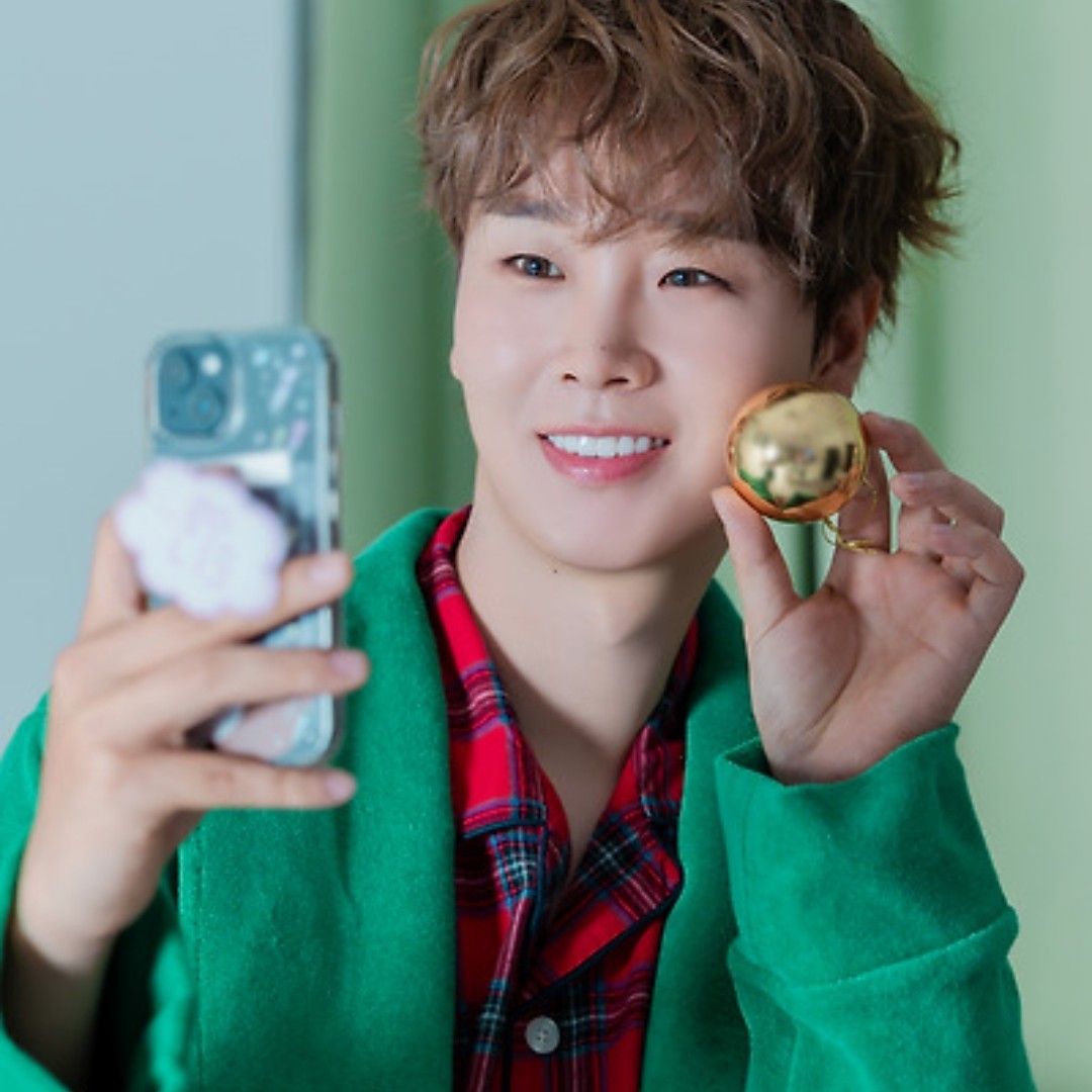 Latest photo of Song Minjun